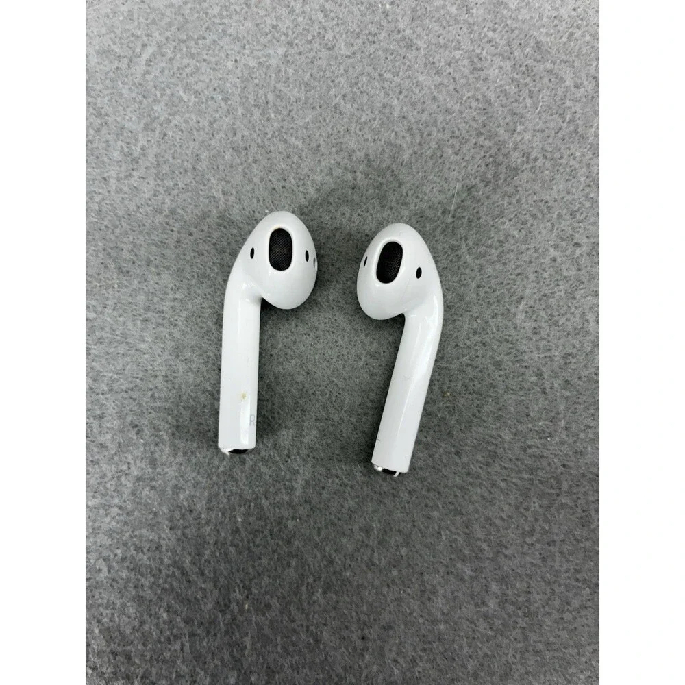 Apple AirPods 2nd Generation White Wireless Bluetooth Earbuds with Charging Case